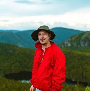 Meet your Posher, Louis-alexandre